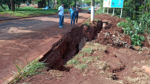 Chuva forte abre buraco pela 2ª vez na avenida Presidente Vargas