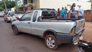 7 veículos ficam danificados após caminhonete invadir preferencial no centro de Dourados