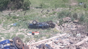 Carreta sem freio colide com caminhonete na ‘Serra da Morte’ e deixa um morto