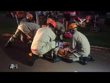 Após perder controle de moto, homem bate em canteiro central e fica em estado grave