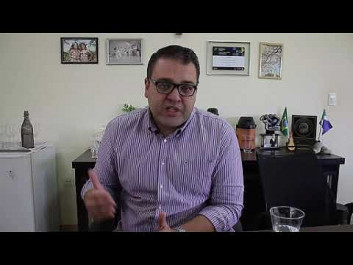 Alan anuncia retorno das aulas 100% presenciais e fim do toque de recolher