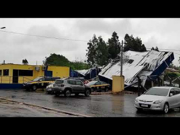 Confira como ficou o posto da PRF após os ventos fortes