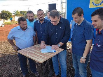 Parque dos Jequitibás começa a ser asfaltado