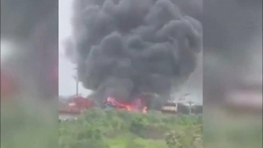 Explosão após acidente entre carretas mata 2 motoristas