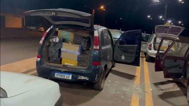 PRF apreende 12 veículos lotados de produtos contrabandeados do Paraguai