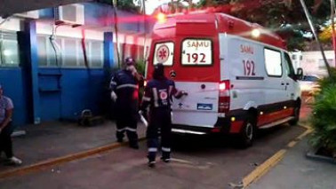 VEM COM O BRONKAAAAAA...Homem é baleado com três tiros em Dourados.Alexsandro Silva Amaral, 44 anos, foi pilotando uma moto, baleado com três tiros até...